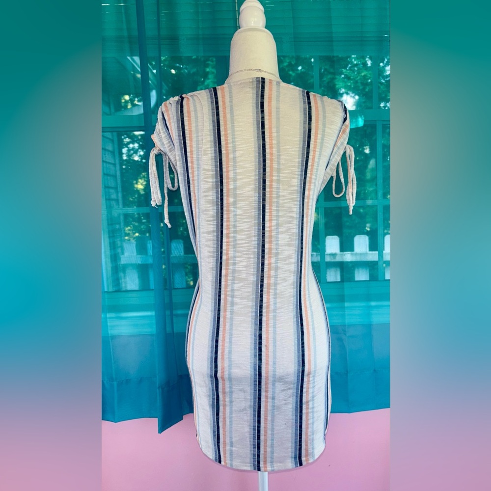 Cato Est. 1947 Plus Size 22/24W Striped V-Neck Ruched Shoulder Tunic Top - Picture 4 of 6